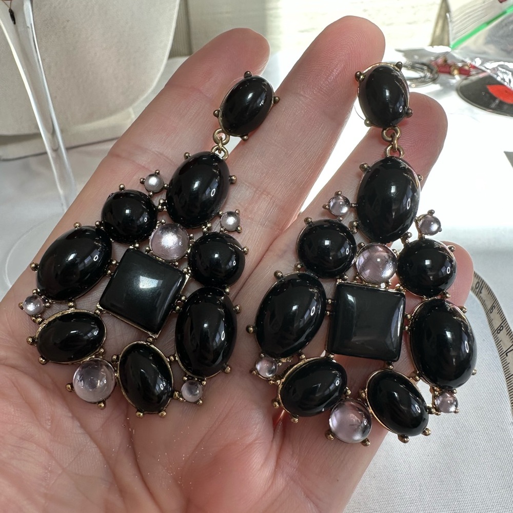 Large heavy vintage 80’s black cabochon style earrings